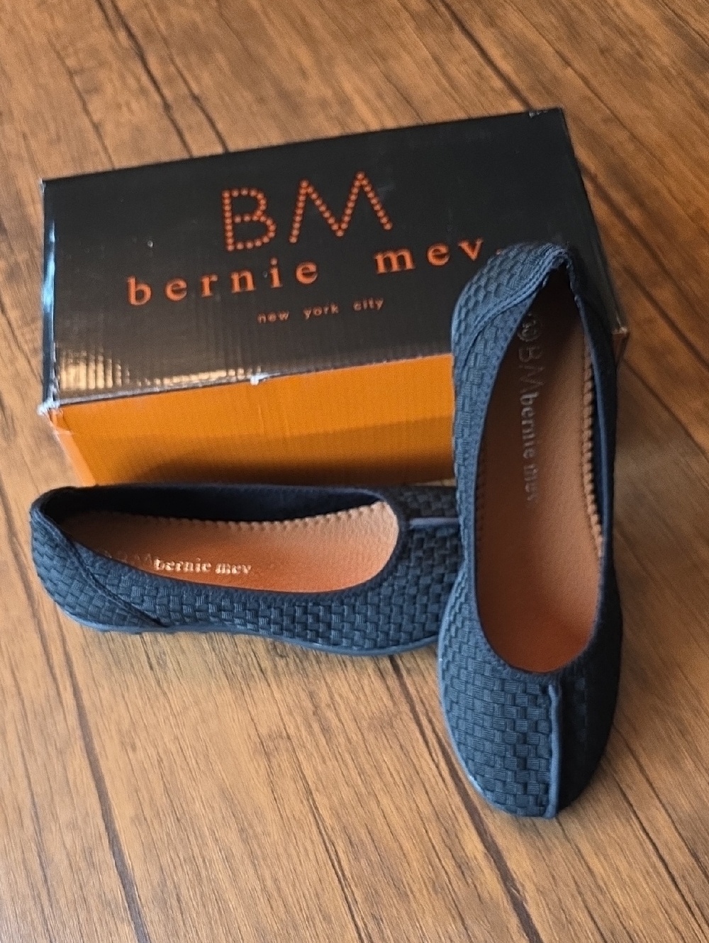 bernie mev. Valentine Woven Ballet Flats - Black